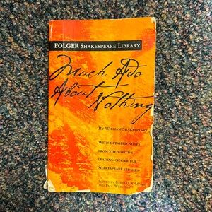 Much Ado About Nothing (Folger Shakespeare Library)